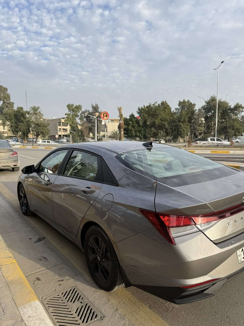 السلام عليكم
للبيع فقط بدون مراوس

النترا 2023 وارد امريكي 

فول مواصفات. عدا الفتحة

ماشيه 28 الف جديده بدون اي نقص 

حادث جاملغ جهة السائق وبنيد مبدل اصلي نفس اللون 

مواصفات

بصمة تشغيل وابواب

محرك 2000 دوش

حاجب لد

كار بلي  رادار امامي ورادار خلفي

ورادار جانبي تحديد مسار

قياده ذاتيه تنبيه خروج عند المسار

لد نهاري. فول تحكم ستيرن

السياره بعدهة بوضع الشركه 

ومابيه ولا نقص

رقم بغداد 

العنوان. بغداد حي القادسيه 

للاستفسار***********

السعر (155)ورقه وبيهة مجال
