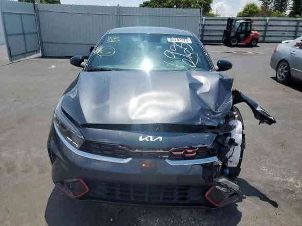 Forte GT line 2022
لبيع
المواصفات : 
مثبت سرعه 
كامره خلفيه 
شاشه كبيره 
تشغيل عن بعد 
3 أنظمة قياده 
نقطة عمياء 
تنبيه الاصطدام الأمامي 
تنبيه الاصطدام الخلفي 
- 
محرك 2000 دوش 
4V
-
السياره رقم بغداد
-
حادث : جاملغ مبدل نفس اللون اصلي بدون صبغ 
صبغ نص بنيد فقط 
ايرباك ستيرن فقط 
 
الرقم : ***********
