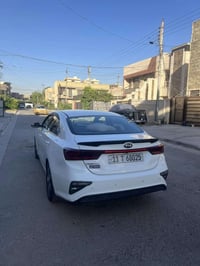 سيراتو 2019 محرك 1600 ماشيه 133  رقم بغداد بأسمي فول مواصفات ماعده بصم...