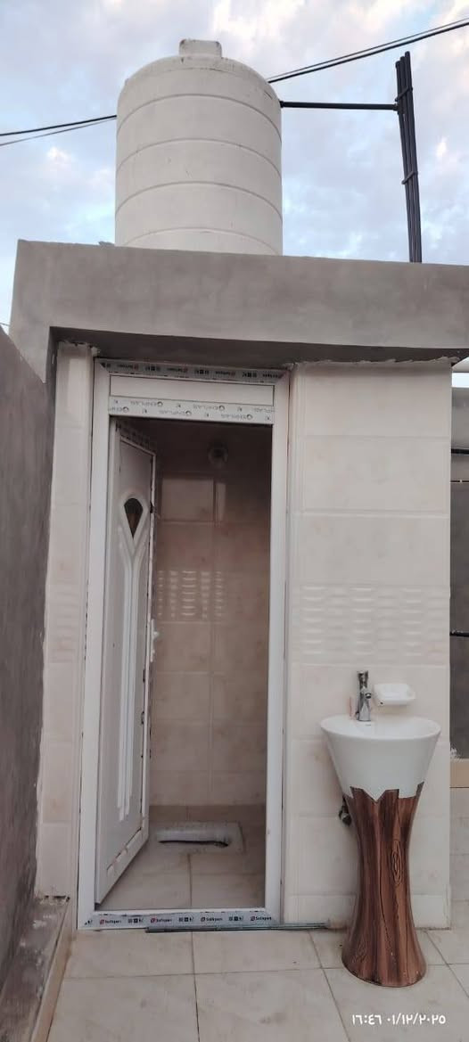 🏡 دار للبيع – المساحة 240 م
📍 الموقع: الحلة / مفرك العلوية الشريفة عليها السلام

المواصفات:
الطابق الأرضي:

غرفتان نوم

استقبال

هول

مطبخ

منور

مجمع صحيات

كراج سيارة

حديقة أمامية

الطابق الثاني:

غرفتان نوم

مطبخ

مجمع صحيات

المميزات والخدمات:

بناء جديد وعالي عن الشارع

بناء طابوق درجة أولى

كهرباء + ماء + مولد

شارع تبليط

قريب على المدارس

قريب على الشارع العام

📞 للاتصال: ***********

بيت راقي جاهز للسكن، فرصة ممتازة للمشتري  🔥
