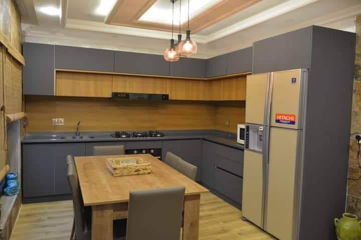 السلام عليكم
تحية طيبة للجميع 
كاونترات هيكل المنيوم وابواب بالون بريس خشب 
مواصفات الكاونتر 
المقطع ثقيل 
الداخل كلو المنيوم شي مرتب مثل ما موضوح بلصور 
النرمادة ستيل 
مع شغل درجة اولى 
اي استفسار مراسلة الصفحة


**إذا كنت صاحب هذا الإعلان وتريد حذفه لأي سبب، رجاءا أرسل رسالة إلى الدعم الفني**