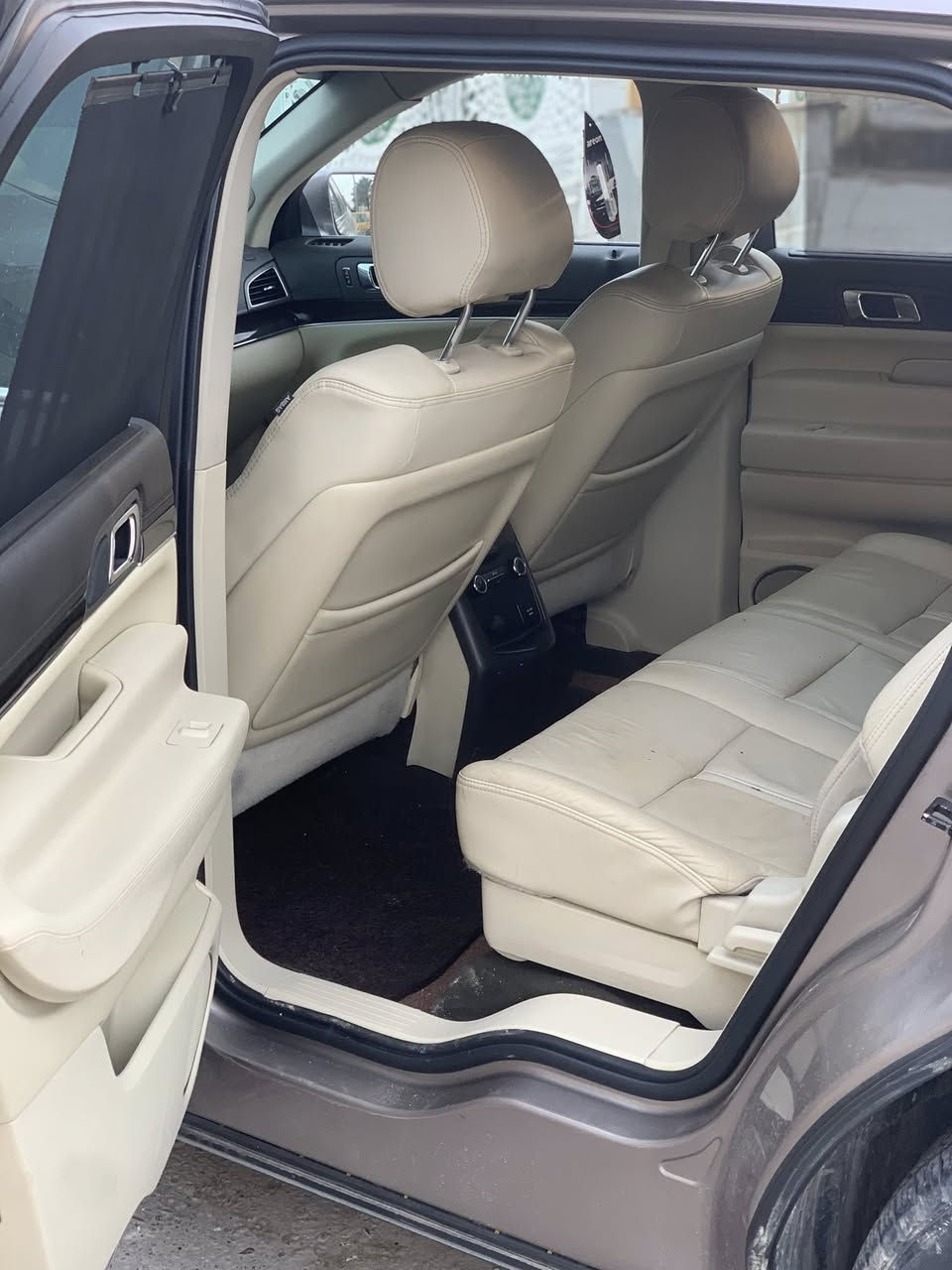 🚗 موديل 2019للبيع: لينكولن
📞 للتواصل:***********
واتساب 
💰 السعر: 220$ورقةوبيها مجال اخوان 
 
📊 
🛠️ المحرك: 6 سلندر – 3.5 V6تون تيربو ✈️ مكينه مفتوح بسبب الدهن بشرط راجعه شركه مكينه وكير بشرط 

⚙️ المواصفات:
• فول مواصفات لمتد مفوله الأخير 
ابواب بصمه
تشغيل عن بعد 
صندوق كهرباء 
تبريد 3 قطع منفصل
دخول ذكي 
بصمه
• شاشة وسطية 
سايد بريك رجل
• كاميره خلفيه
تدفئة كراسي
تدفئه ستيرن 
كشنات جلد
• مقاعد لسبعة ركاب
• تحكمات ستيرن كاملة
• حساسات أمامية وخلفية وجانبية

مثبت سرعه 
وبعد بيها مواصفات أخرى 
⚠️ أضرار السيارة:
• وارد أمريكي– ضرر السياره موجود بل صور بدون دواخل بدون تبديل فقط صبغ أرباك راجع سستم بشرط
• السيارة جاهزة بدون أي نقوصات

📌 تفاصيل إضافية:
• رقم السيارة: سليمانية الدولي الجديد
• باسم المالك تحويل مباشر

• صدر جديد، بطارية جديدة، إطارات جديدة 
للتواصل   ***********
