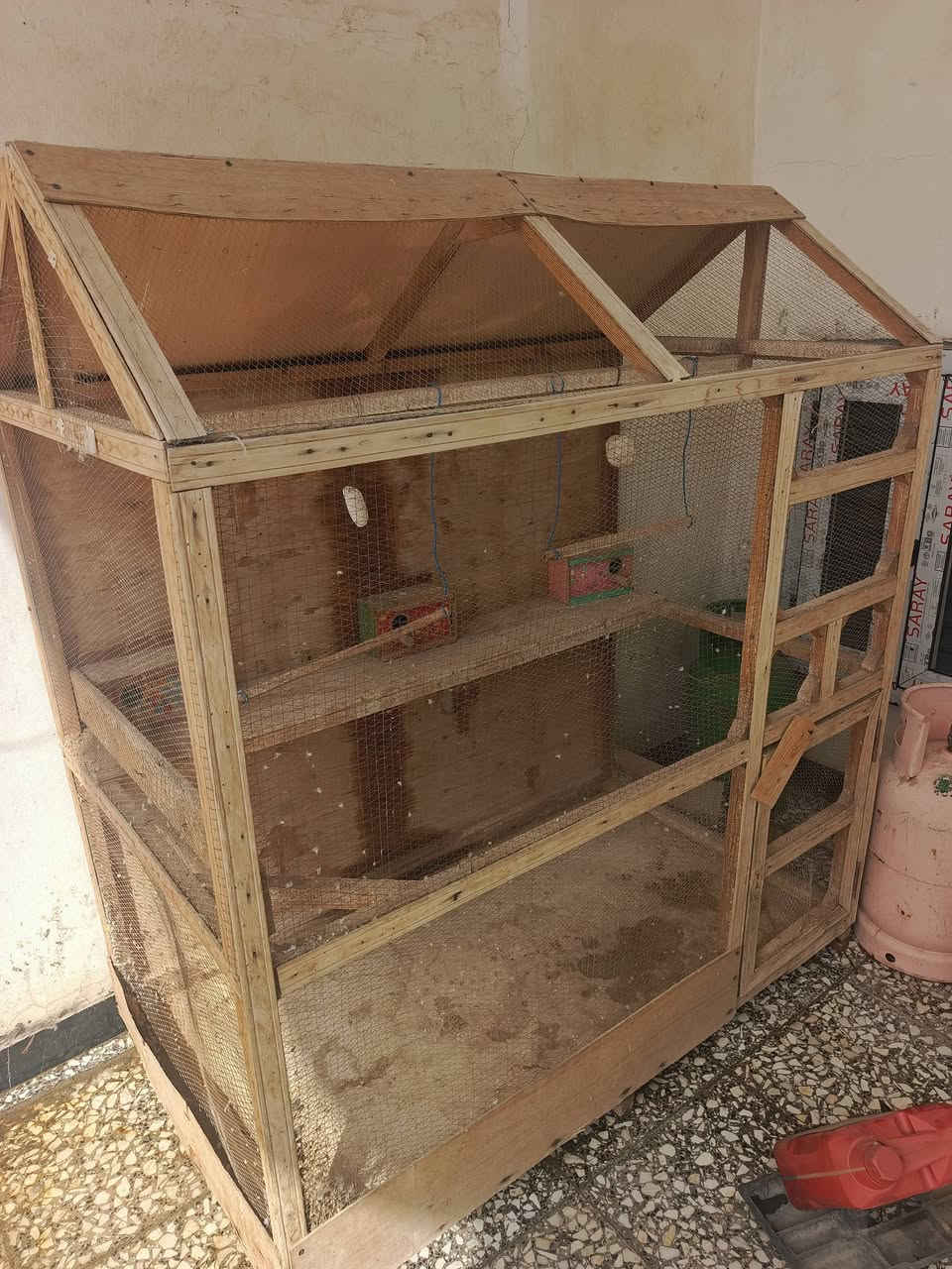 للبيع
عرض ٩٠سم
طول مترونص
وياه قاصات عدد٣
رائده سعر٣٥
بيع سريع
للاستفسار ***********
