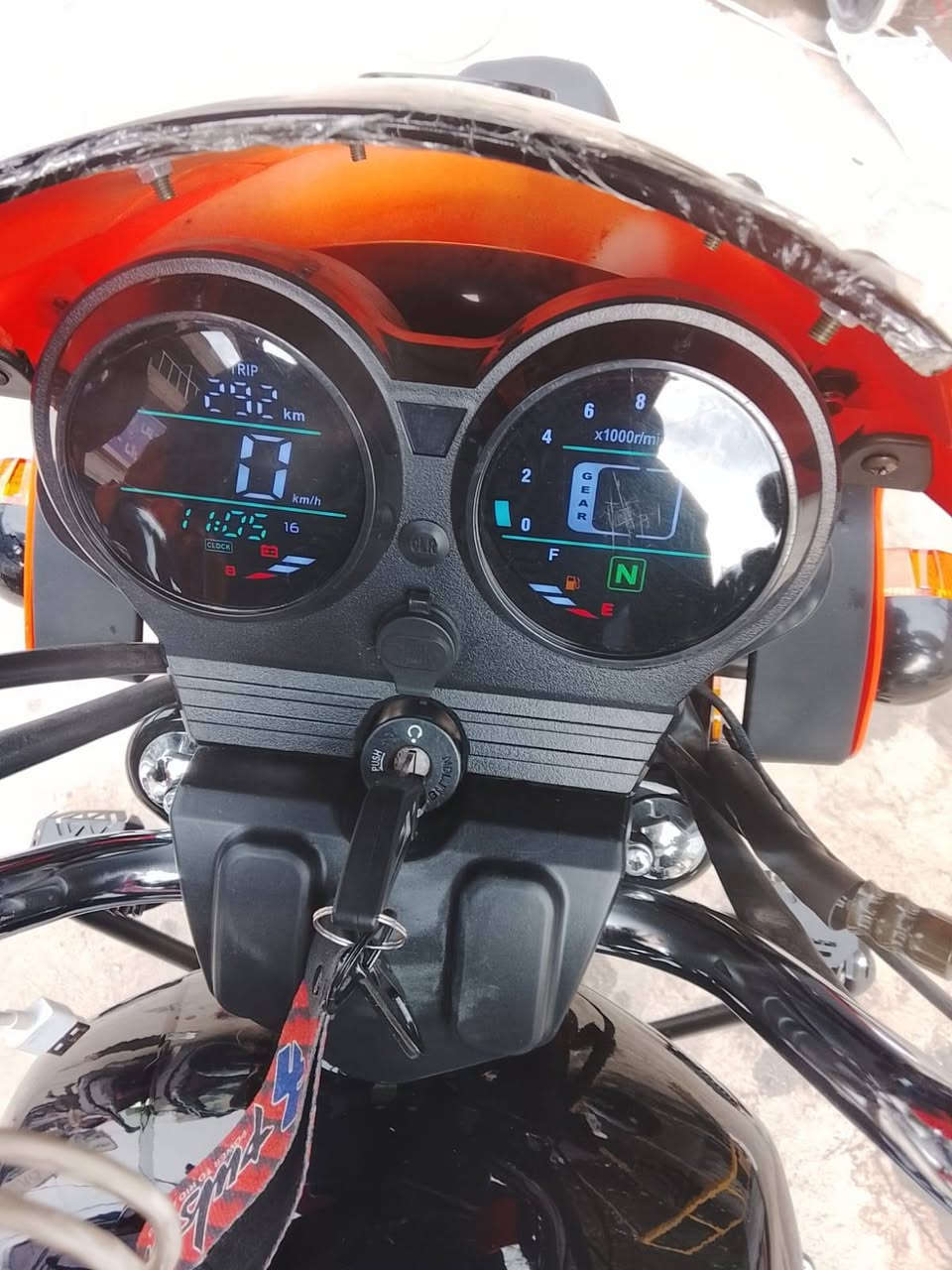 السلام عليكم دراجه دايوان جبلي موديل 2025 زيرو ماشيه 4000 للبيع السعر 2400وبيها مجال حك جيه مكاني بغداد ***********
