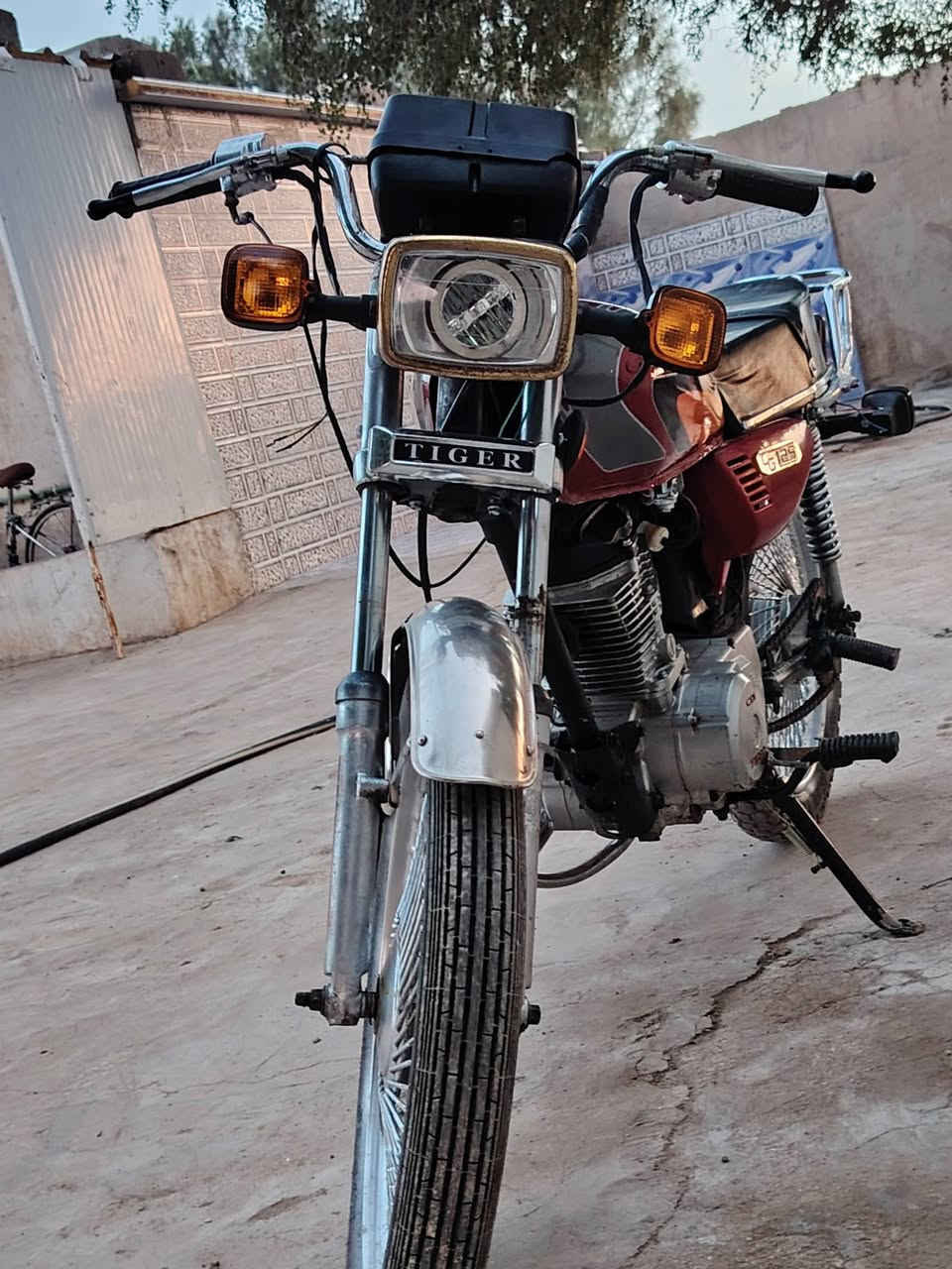 السلام عليكم دراجه للبيع مكفوله موديل 2018اصولي
محرك مكفول

كهربائيات كله شقاله 

تخم تاير جديد

دبلات شقاله دراجه ادامه كامله حلوه وجاهزه 

سعر ب 375 بيها مجال بسيط 

***********

مكان بابل الحمزه الغربي الغزالي
