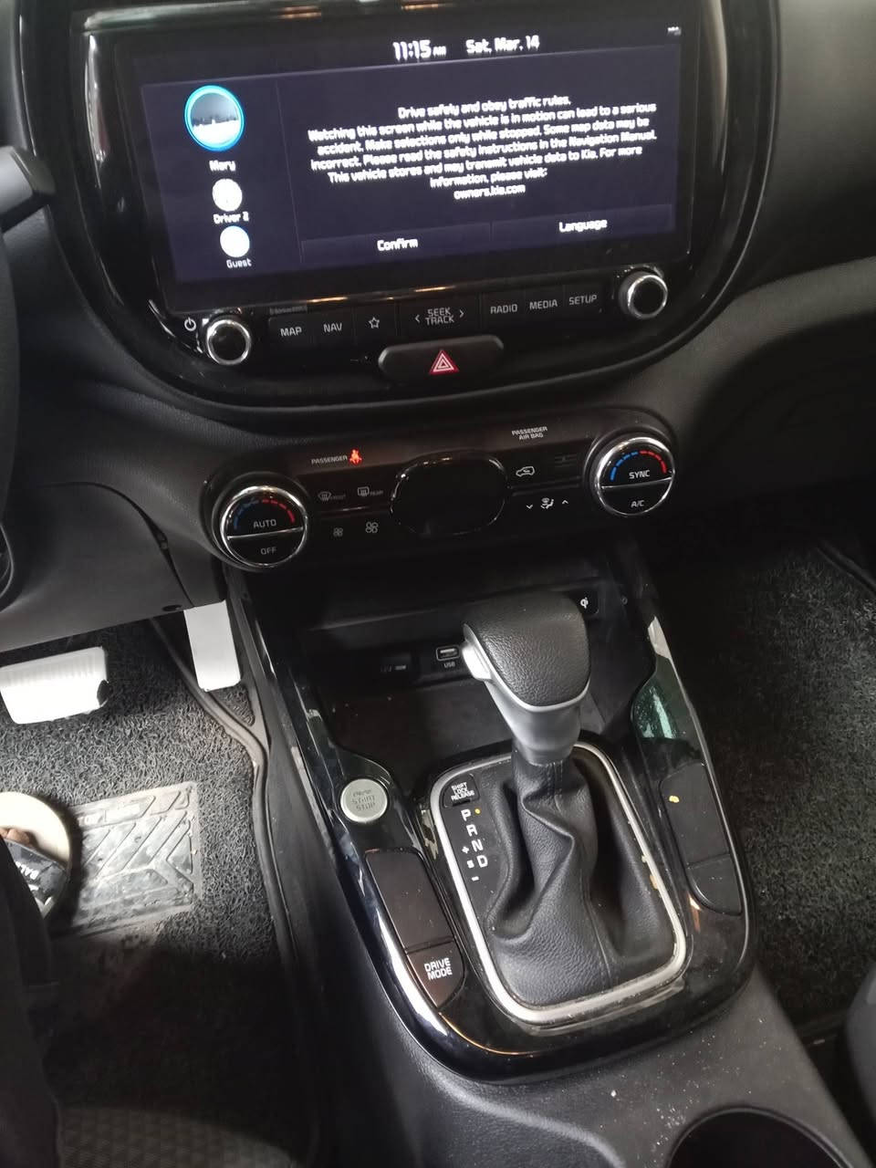 السلام عليكم عندي كيه صول للبيع موديل 2024 محرك 2000 دوش توكلر سوناره وياه جديد اول  الباره سويتله اذا السونار موماله اني اخصر مواصفاته كرسي كهرباي رادار اماي خلفي جانبي الون ابيض واسود تشغيل عن بعد بيه دعاميه مبدله نفس الون وبنيد مصبوغ وكو بارد بل جاملغ ومكحل واكو تكحيل بل باب ليريده بي خير ويدلل سعره 160وهاذه رقمي *********** الجميع بصمه
