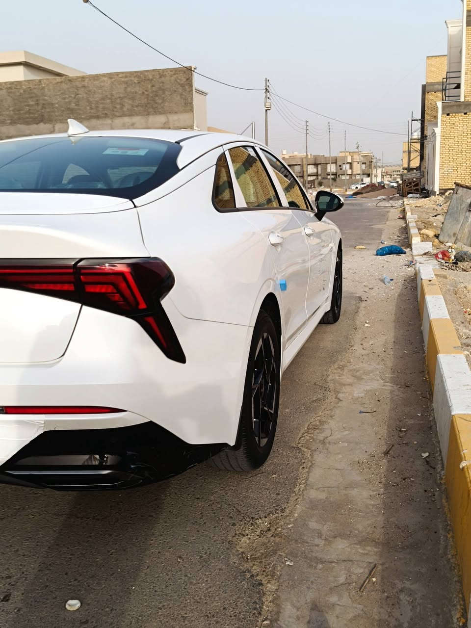 السلام عليكم2024 k5    على وضع شركه✅ كفاله عامه ماشيه 30الف  سبير مانازل فول مواصفات      محرك 2500
تحكم ستيرن
ويل كروم حجم 17
لد امامي خلفي
اشاره بالمريء 
مريء شفط 
ترحيب عند الاقتراب 
تبريد قطعتين لمس
شاشه تاب كبيره
 كاميرا خلفيه 
تشغيل عن بعد 
جنطه ذكي 
مواصفات لk5معروفه
رقم بغداد للاستفسار اكثر ه‍.*********** مكان ناصريه
