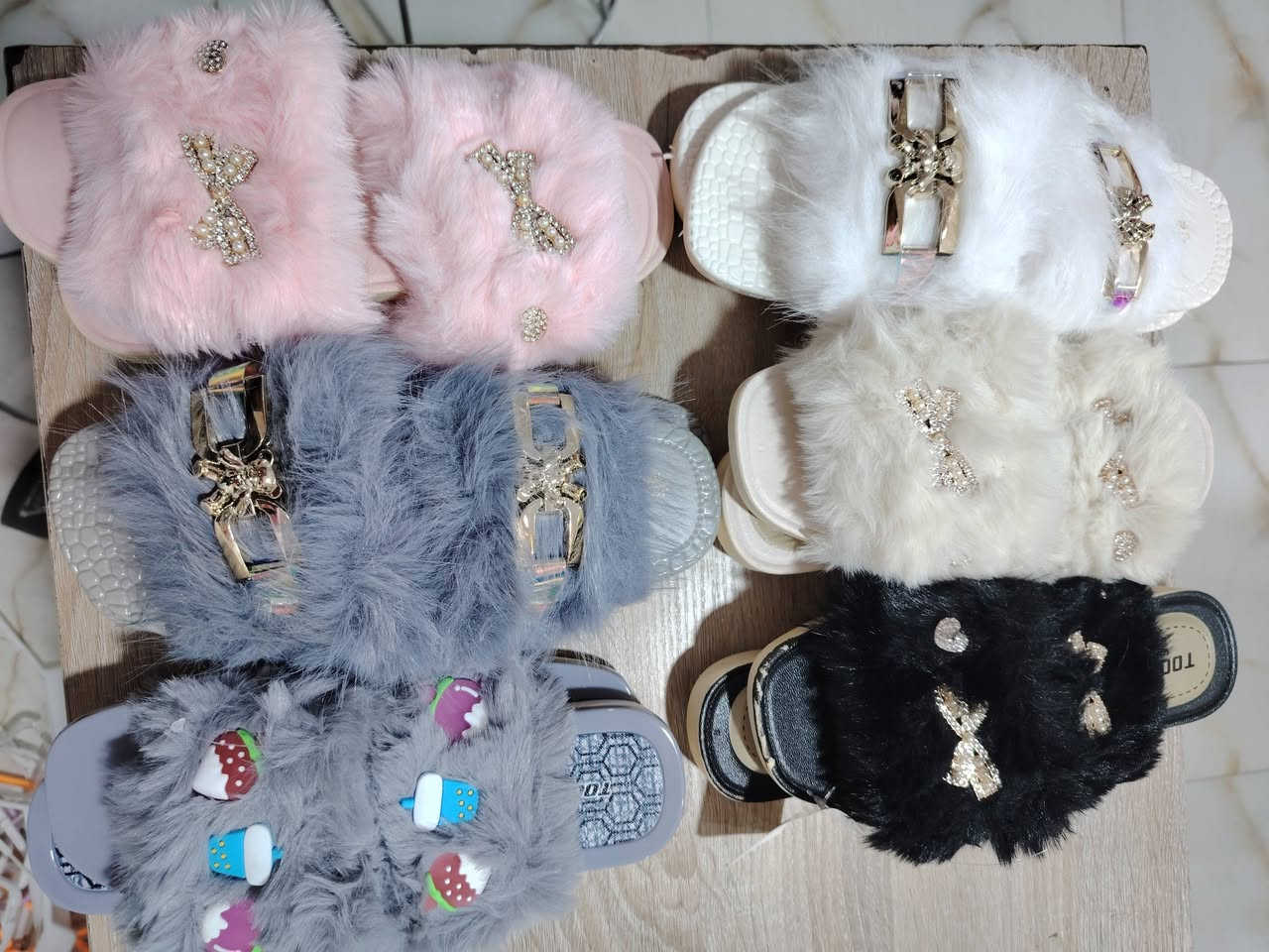 السلام عليكم بمناسبه حلول عيد الفطر المبارك سوينالكم عروض في الملابس الصيفي والبهاري تحطيم الاسعار القطعه ام ١٠ وام ٨ يمنه بس ب ٥ الف دينار عراقي اي قطعه داخل الصوره ٥ الف دينار فقط ويوجد ايضا قطعتين ب٥ وثلاث قطع ٥
موقعنه حي الأسرى شارع الفوج مجاور اسواق صديق
تشرفونه اهلا وسهلا بجميع


**إذا كنت صاحب هذا الإعلان وتريد حذفه لأي سبب، رجاءا أرسل رسالة إلى الدعم الفني**