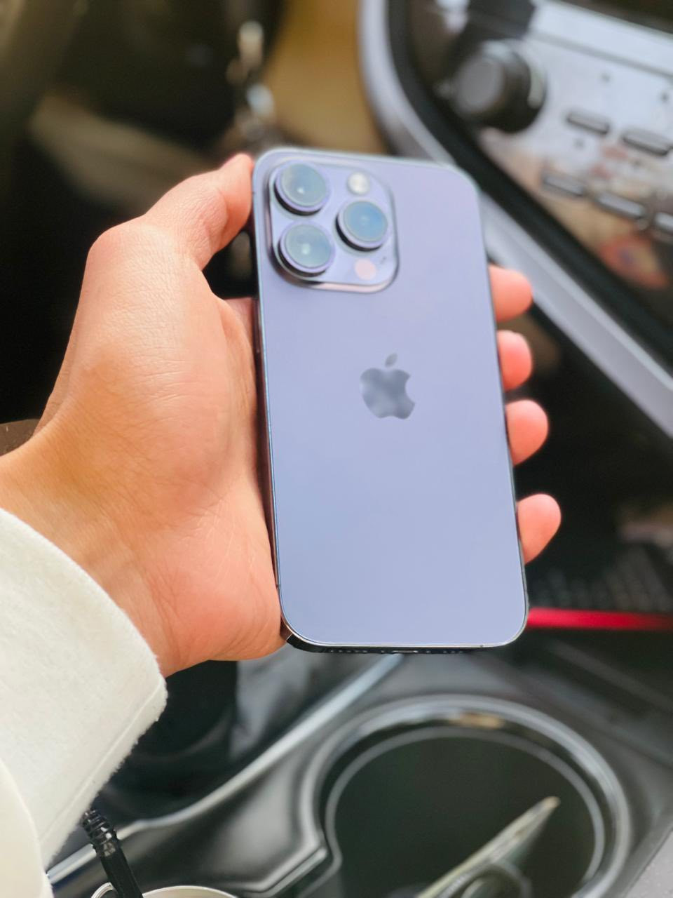 ايفون
ايفون 14 برو فقط 
شرق اوسط كامل ملحقاته نضافته 100 
مبدل بطاريه اصليه من ابل 100 
ب575 الف عنوان بغداد الغزاليه ***********
