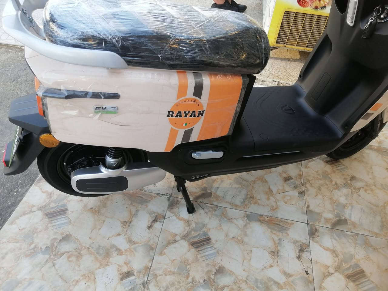 السلام عليكم
دراجه ريان 6 بطاريات سرعه 60 حقيقي
استخدام قليل بعدها بحالة الزيرو بالنايلون
950 قفل بدون معامله
شراي اتصل
***********
***********
@الجميع
