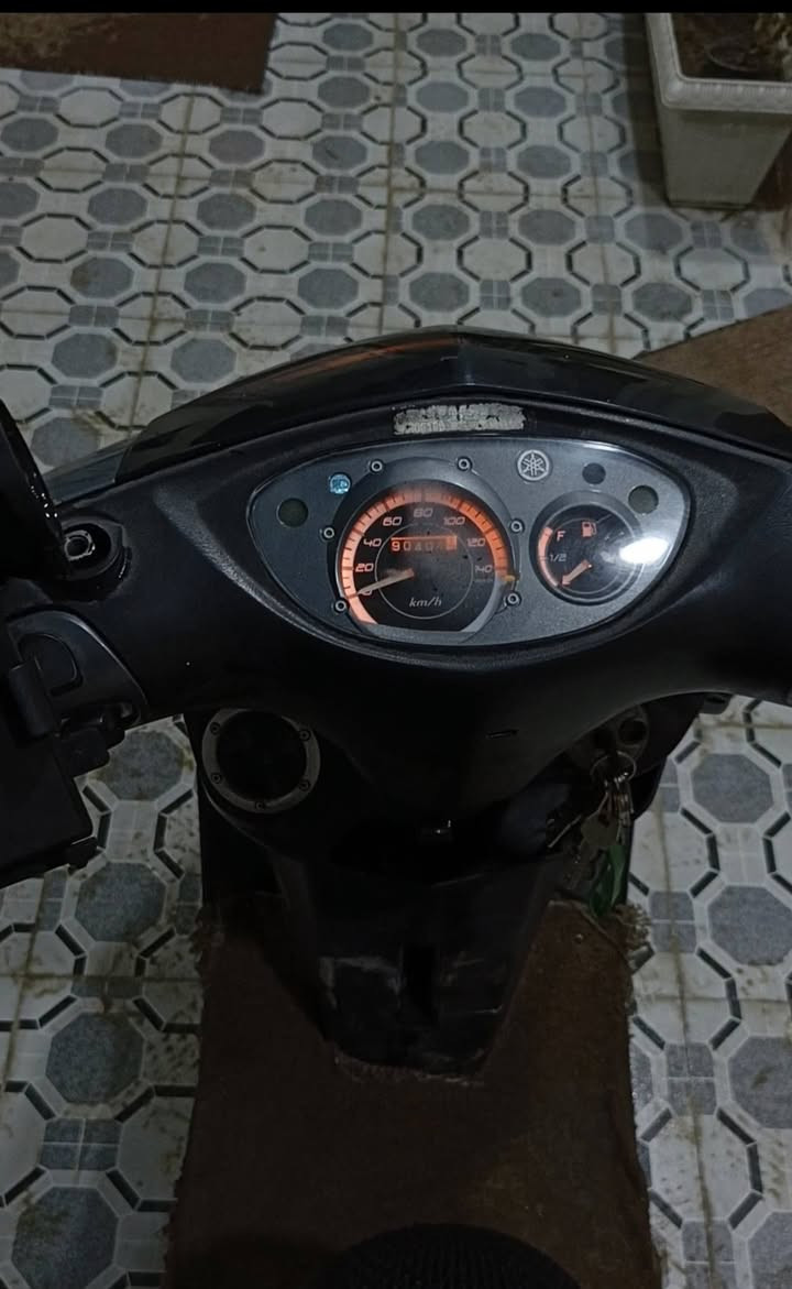 السلام عليكم ورحمة الله وبركاتة
ماكس ثعلب دراجه جديده 
قبل 4 اشهر منزلهه من الرمبه حلوه 
ونضيفه كلشي شغال برك امامي خلفي سستمهه حلو مشيته حلو وسريعه دراجه ناعمه نضيفه مكينه جديده تايرات جديدات ثنينهن دراجه برغي مالملعوب بيهه كله بلادي 
مكاني بغداد... حي العدل مقابيل ملاعيب الربيع بارك 
للستفسار الرقم 
***********
