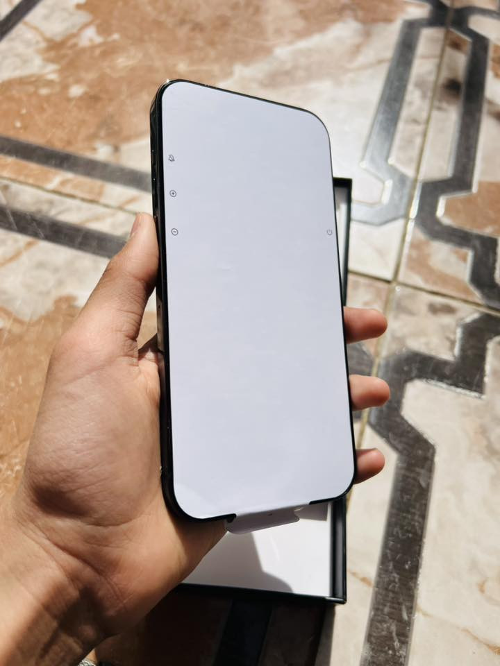 سلام عليكم أيفون 13 برو ماكس ‏اللون المميز الزيتوني
‏ذاكرة 256 بطارية 86 بلادية غير محفزه الجهاز كله بلادي شرط الفحص بأي مكان يعجبك الجهاز بعد حالة الوكالة نظافة 100% 100 لون جدا مميز كامل ملحقات المكان الناصرية المركز
￼السعر اتصال فقط ***********
