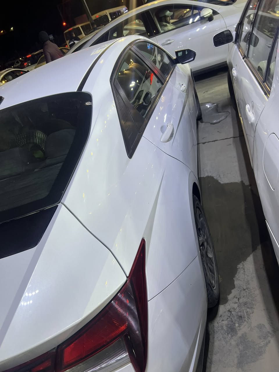 السلام عليكم ورحمة الله النترا 2021 وارد أمريكي رقم أربيل جاهزه وجديده خير من الله 
موصفات فول عدا الفتحه 
بصمه تحكم حساسات رادار مثبت سرعه كاميرا خلفي لايت زنون 
بيها قطعتين باميركا وقطعتين بالعراق يعني اربع قطع جاملغ خلفي وقبق الجنطه بس الفوك بنيد مبدل وباب السايق فقط رش والصور واضحه ماشيه 272 
 للاتصال ***********
