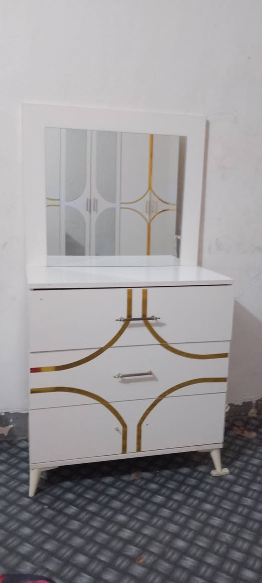 السلام عليكم غرفه تركيه الأضرار البيها فقط مجرها مكسور مثل ما موضح بالصورة نضيفه اريدها200


**إذا كنت صاحب هذا الإعلان وتريد حذفه لأي سبب، رجاءا أرسل رسالة إلى الدعم الفني**