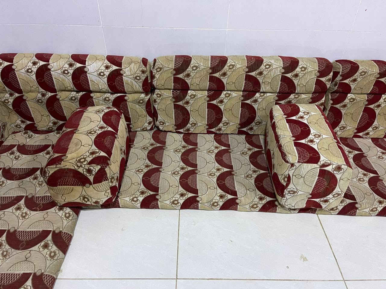 جلسه سعوديه الاصليه حبيبات مضغوطه نضيفه مابيه اي ضرر 12 متر سعره 175 المكان مجمع الاميرات لاتصال *********** النجف, العراق

