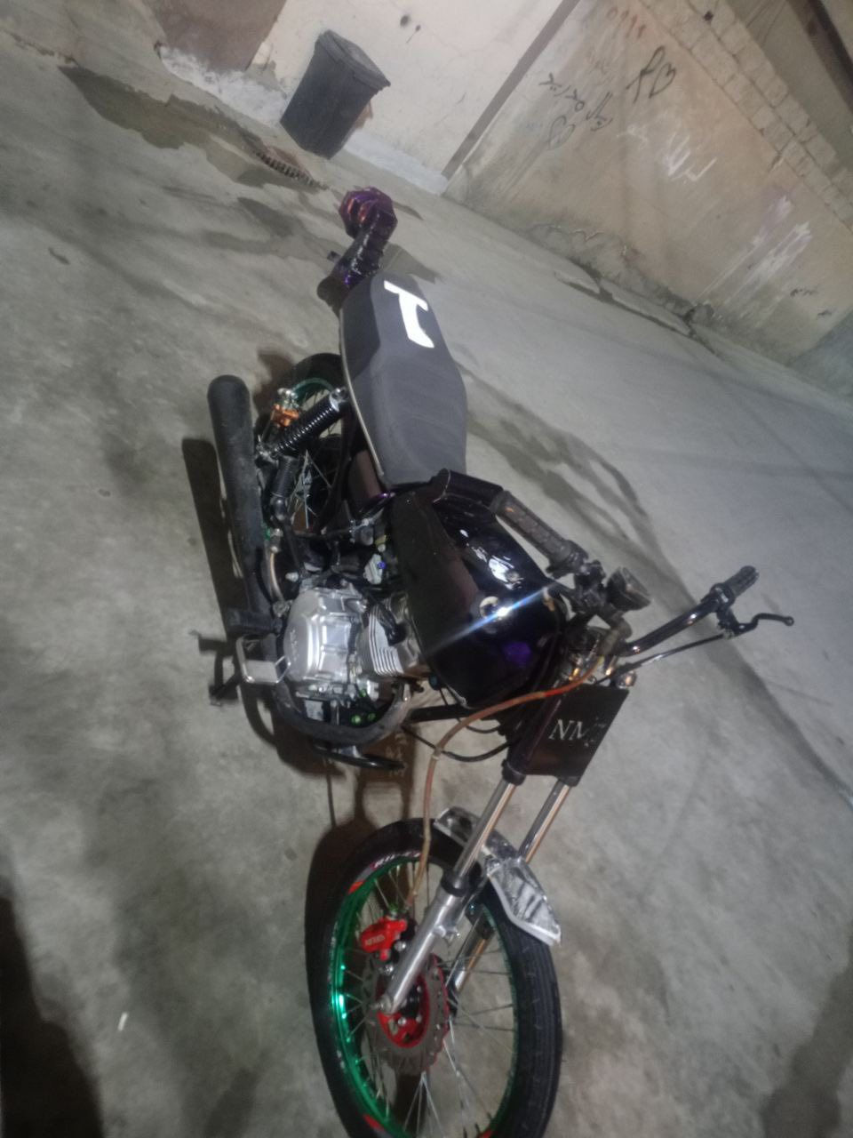 سلام عليكم دراجات ثنين واحده مرقم وسنويه  موديل16 والحربي موديل25دسكات امامي وخلفي مكفول
مكاني جلولاء

***********
