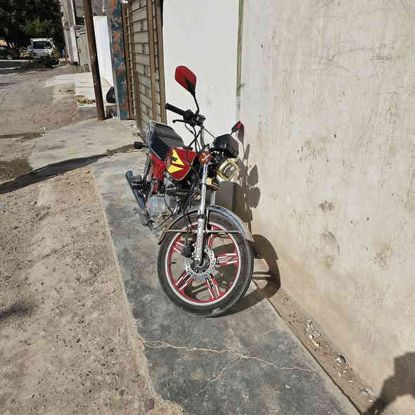 السلام عليكم دراجه سيفان موديل 21  مفتوحه والدراجه خير من الله والنضافه مثل ماموضح بالصور نضيفه السعر 400 الف وبيها مجال بسيط للإستفسار الأتصال على هذا الرقم(***********)
