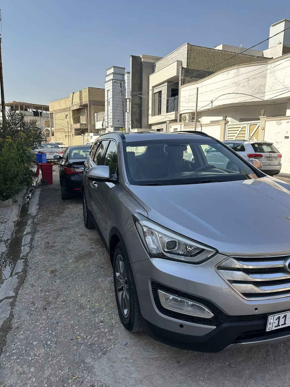 السلام عليكم 
سنتافي 2013 
امريكي بدون حادث 
فول مواصفات عدا البنراما 
رقم بغداد دولي بسمي   
تعبر 120 يدك جرس
6 سلندر 3.3
كير 6 نمر
7 راكب
3قطع تبريد
فور ويل
كامرة خلفية 
حساسات خلفيه و اماميه
تحكم ستيرن 
وضعيات قيادة
وضعيات ستيرن 
كشنات كهربائي
كشنات و ستيرن تدفئة
منافذ usp
نظام abs 
مانع انزلاق 
نظام نزول منحدرات
شاشة بلادي 
5ويل كب 
السيارة بلادية 
السيارة بعد بيها هواي مواصفات 
بيها سانور فقط صبغ صفحه وبنيد اثر جراد اني صبغتها  
حدادية حلوه السيارة مال جناي
السعر 130 بيها مجال بسيط
مكان السيارة النجف الاشرف -كوفه
للاستفسار الاتصال على الرقم
*********** الرقم بي واتساب
