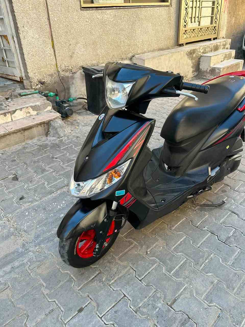سلام عليكم دراجه جي تي ار حديث للبيع الدراجه صارلهه شهرين نازله من الرمبه الدراجه نضيفه مامفتوحه اليريدهه يتصل *********** سعر خاص
