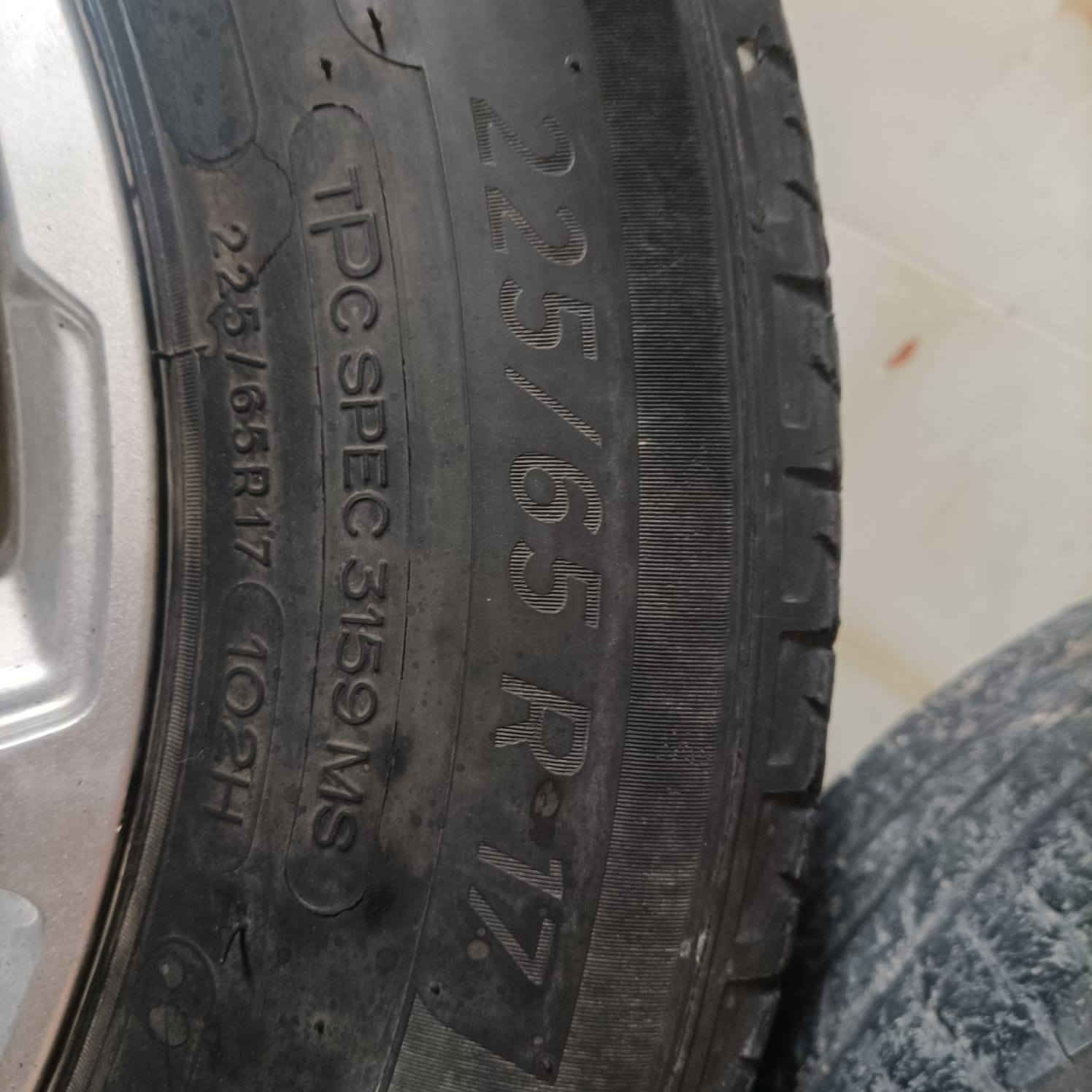 متوفر تايرات تيران
حجم 17////
65/225

زوج تاير ويل
المكان نجف 
التك 125

الاستفسارات ***********
