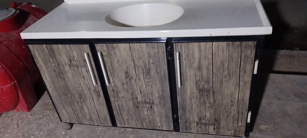 سنك مرمرمترونص اخوجديدالمرمره باله بيه ضررخفيف سعر65امغربه ***********
