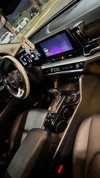 كيا سبورتج 2023
وارد أمريكي فول مواصفات عدى الفتحه 
دعاميه الاماميه فقط ( بدون أيرباكات مكفوله )
 المواصفات....
رادار أمامي 
رادار خلفي 
شاشه كبيره متصله 
تحديد مسار 
حساسات اماميه وخلفيه 
تحكمات ستيرن جهتين 
كراسي كهرباء 
تدفئه تبريد لمس مناخ منفصل 
داخل اسود جلد 
قطعتين تبريد 
بصمات أبواب وجنطه وتشغيل 
ويل كب كروم 
تخم تايرات جديد 
ماشيه ٢٢٠٠ كيلو فقط 
وبعد اكو مواصفات ما ذكرتها 
السعر 218  ورقه مكاني بغداد 
للاتصال على الرقم ***********
