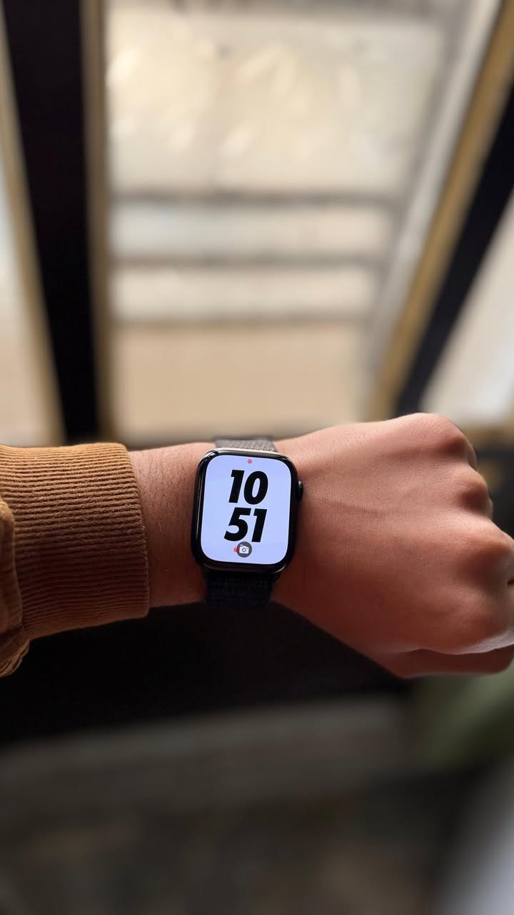 للبيع ساعه ابل جيل الثامن حجم ٤٥بطارية ٩١ فقط هذا الشخط الي بل بصوره سعر ٢٣٥ وبيه مجال بسيط للستفسار ***********
