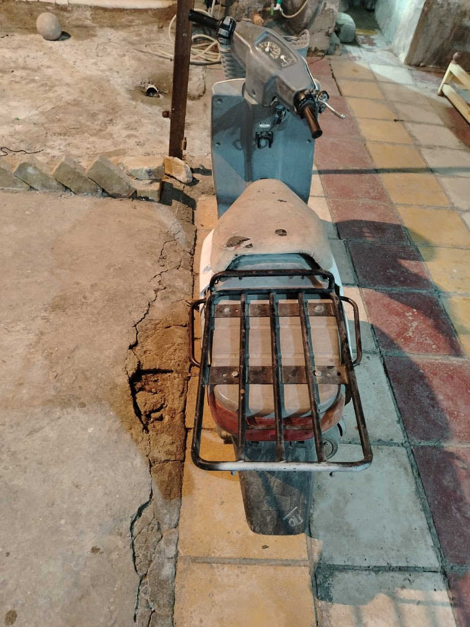 السلام عليكم دراجه بيكم البيع
دراجه كاطعه نار 

دراجه نظيفه اتخبل 

ابيع كوم حديد تجي أتحملها وتروح 

٢٥٠. وبيها مجال 

الناصرية السكان الصناعي ‭٠٧٨٢ ٧٢٥ ٧٨٤٧‬
