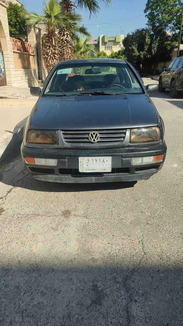 سلام عليكم
ڤنتو للبيع موديل 93
صبغ عام جماليه كير محرك شرط 
تبريد شغال كابون ورقي شغال بيها صاحبها بل موصل 
السعر 30 بيها مجال للتواصل 
***********
