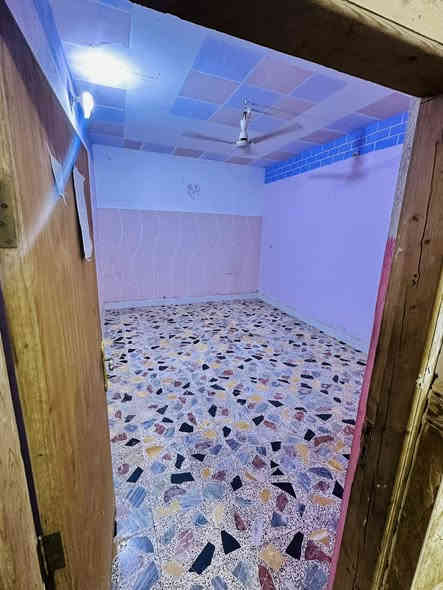 بيت للايجار مساحه 100متر كامل كهربئيات واير سحب واير نت وكيزر 
العنوان حي نداء شارع 20
سعره 325وبي مجال 
***********
