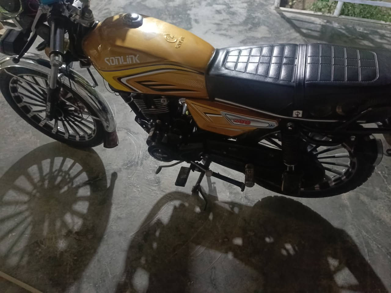 دراجة سونك 5 كير كلشي بيها مكفول
كهربائيات كاملة 
بصمة تشغيل 
محرك مكفول 
فقط شاشة نص ونص تشتغل 
السعر825وبيها مجال
شراي راسلني تدلل 

مكاني الصويرة


**إذا كنت صاحب هذا الإعلان وتريد حذفه لأي سبب، رجاءا أرسل رسالة إلى الدعم الفني**