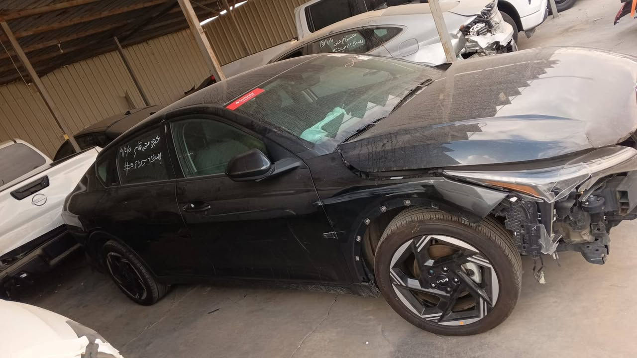 السلام عليكم كيا K4 موديل 25 فول الفول عده فتحه مواصفات EX حادثه موضح بالصور سياره شبه كلين سياره حاليا بعمان الحره تباع على وضعه السعر 105 وبيه مجال بسيط وبلامكان ادخال سياره على كتاب شهداء الاتصال على الرقم ***********
