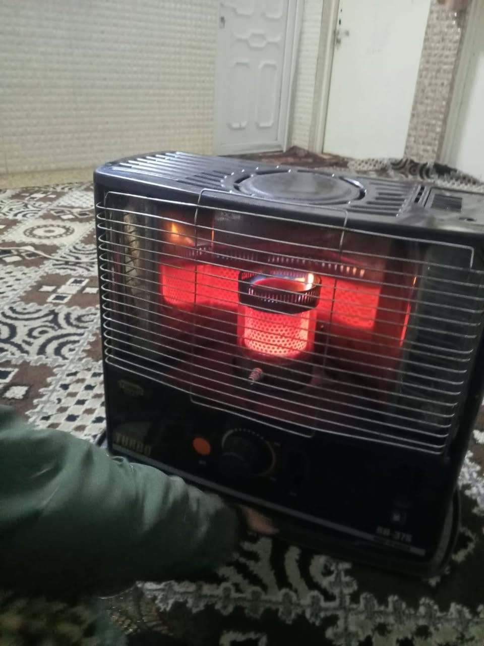 غراض البيع
موصل حي التسعين
قرب مول التسعين 
محل ابو ارعود
رقم المبايل ***********
