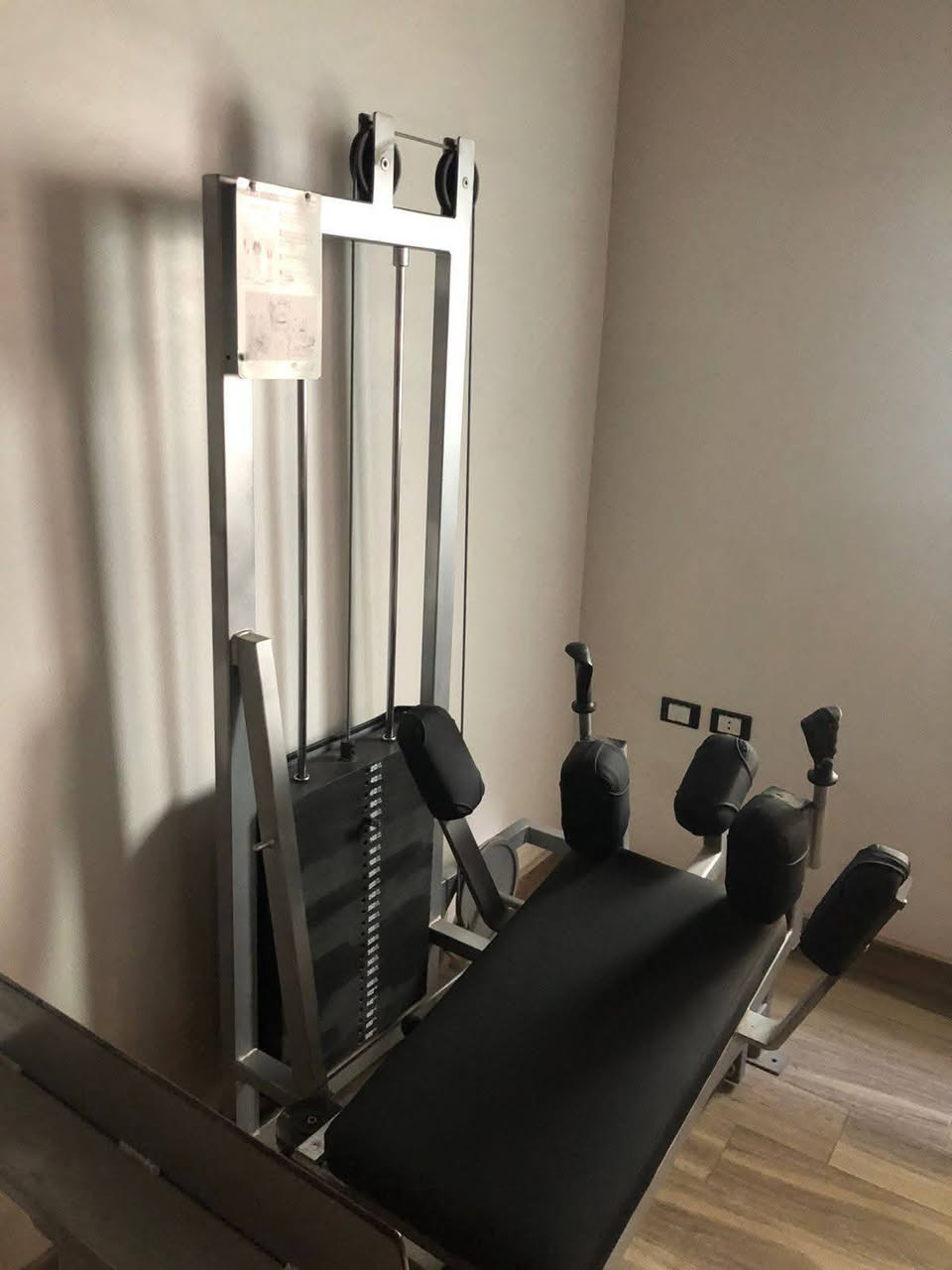 سلم وهاك محطه سايبكس امريكي
Hack/leg press cybex classic 
بوزن 500 باوند وزن وأداء للمحترفين💥
Stairway climber trainer 
سلم امريكي بيشتغل دينامو وكهرباء استيراد حالة الزيرو


**إذا كنت صاحب هذا الإعلان وتريد حذفه لأي سبب، رجاءا أرسل رسالة إلى الدعم الفني**