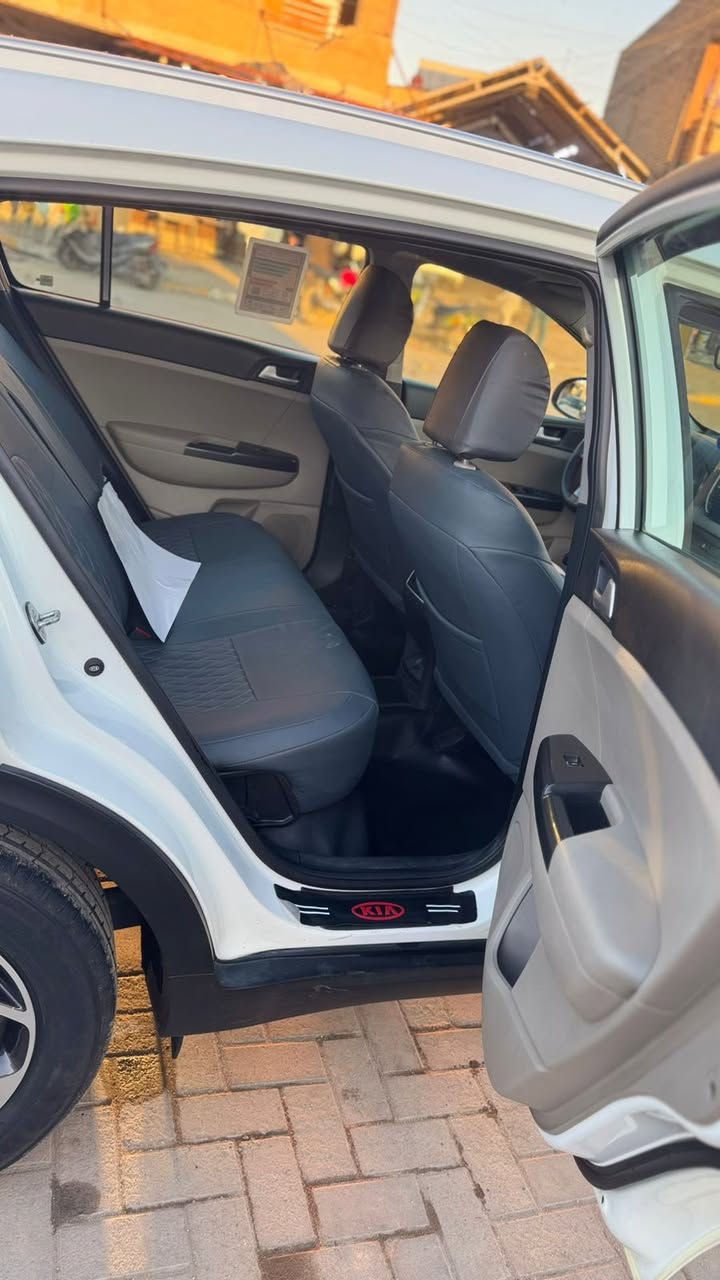 للبيع او مراوس بK4حسب قناعه

سبورتج موديل ١٩ شكل ال٢٠ خليجي شركة الدوليه مكفوله كفاله عامه عدى بارد بسيط جدا بلهلال الجاملغ الخلفي 
المواصفات 
سقف بنوراما 
مكينه ٢٠٠٠
فول تحكمات 
اشاير بلمري 
شاشه جبيره 
بصمه 
لد نهاري 
حساسات خلفيه 
اشارة ترحيب 
وبعد باقي المواصفات المعروفة 
السياره ماشيه ٤٥ حقيقي سبير منازل مدوشمه عام 
سياره جاهزه كل نقص مابيه تخم تاير جديد

***********
