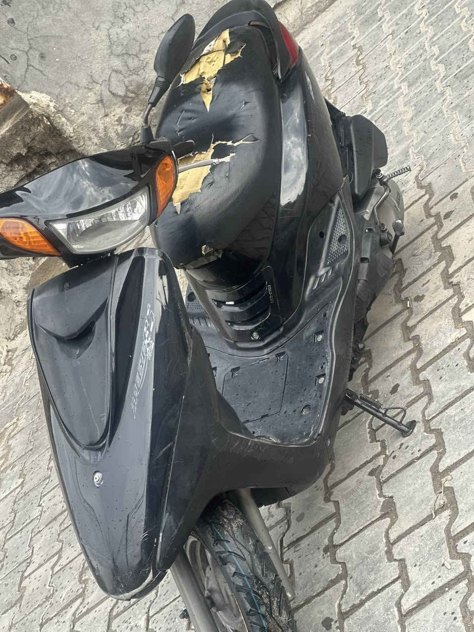 سلام عليكم دراجة للبيع نقصهة بس كشن دوشمة وباتري ولباقي كلة شغال دراجة خير من الله جايبهة اروح للشغل ورجع تعينت وتوازيت علا بيعتهة السعر 550 وبيهة مجال بصيط حك الجية مكاني حرية ورة معمل الطحين…… الرقم ***********
