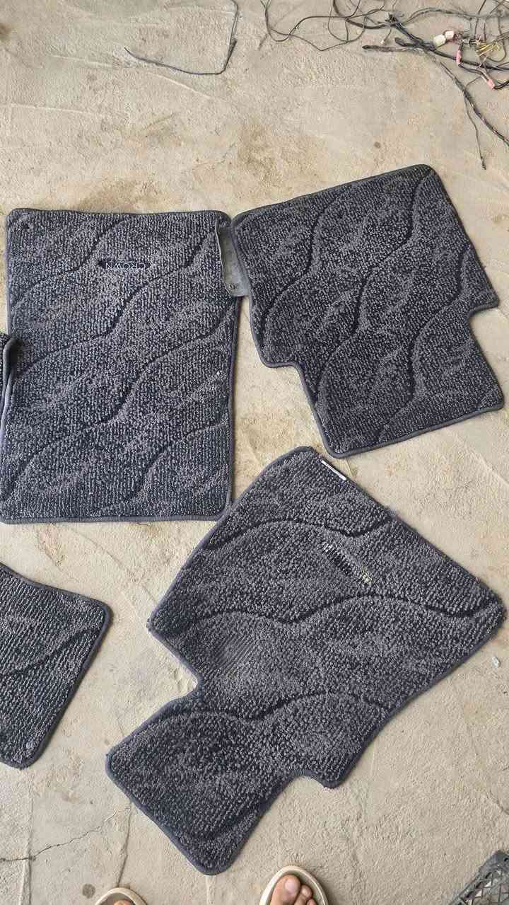 تخم كاعيات 
ملكه / لون اسود 
متوفرات  / 5 قطع 
نضافتهن كدامك بتصوير 
يوجد توصيل جميع محافظات العراق 
***********
واتساب / اتصال
