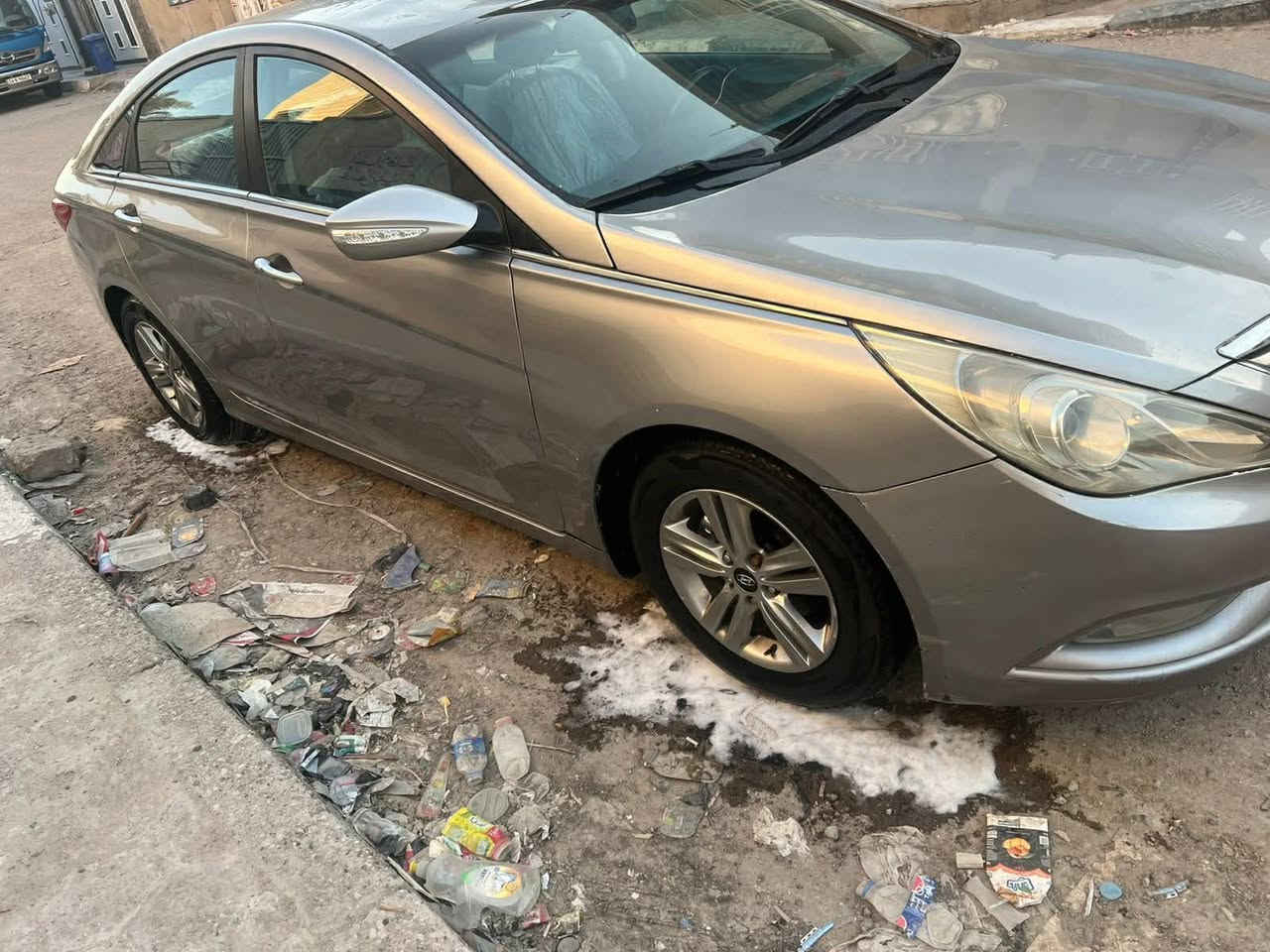 السلام عليكم سوناتا ادوات ادوات
بانزين بانزين ..  2000دوش
مديل 14 فول مواصفات ماعده الفتحه بصمه.. كشنات كهرباء.. تدفئه تبريد فول  مري شفط تحكم ستيرن تخم تاير جديد حداديه مكينه كير كفاله 50 وبيه مجال قليل مكاني بصره
***********
