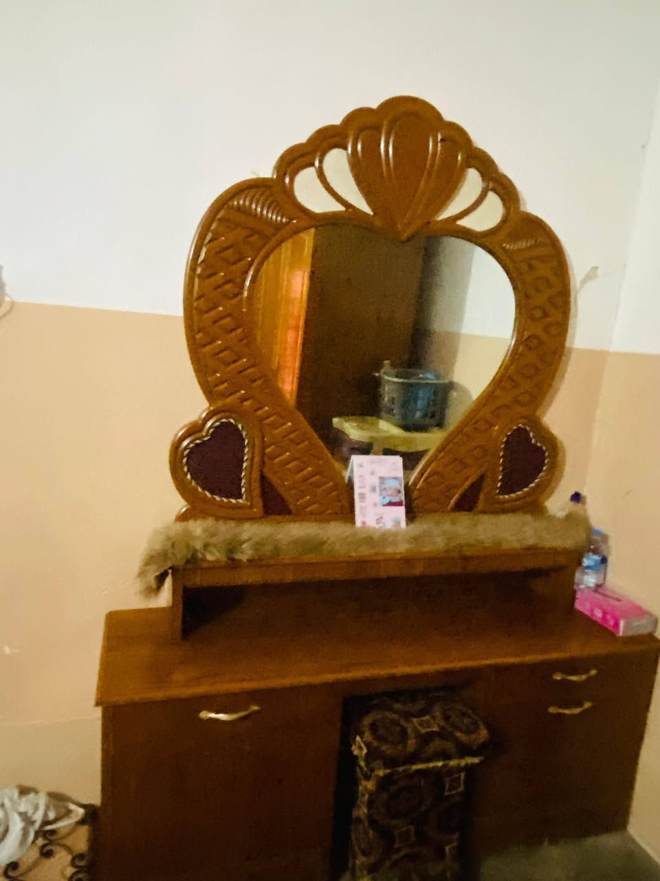 سلام عليكم غرفت اخشاب للبيع السعر 650وبيه مجال للستفسار اتصال ع رقم 📱 الهاتف ***********
