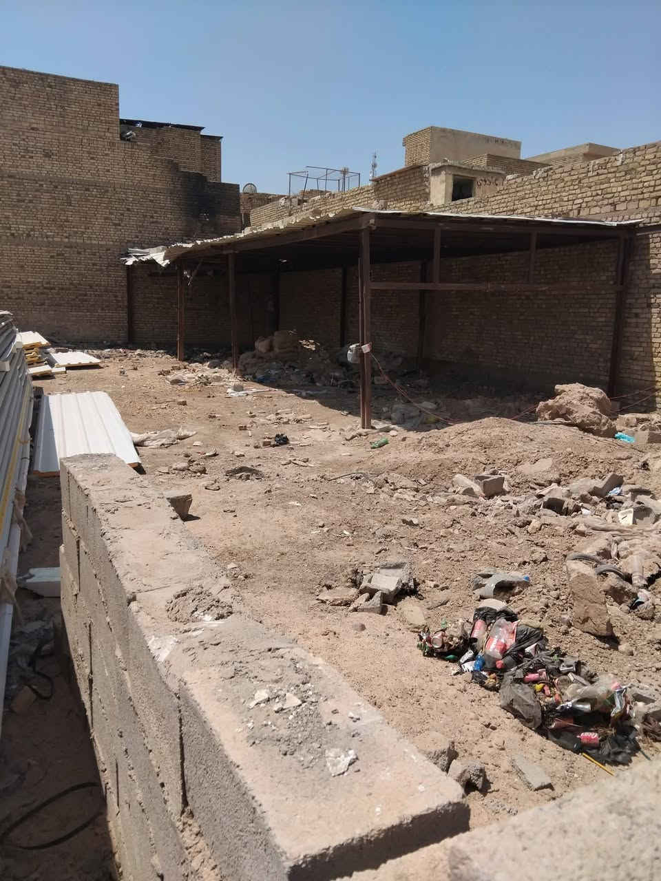 قطعه ارض للبيع فقط
المحافظه: ميسان
#حي_الربيع_مقابيل_النفق ع الشارع العام
المساحه : ٢٥٠ متر 
للإستفسار أكثر اتصلو ع الرقم 
*********** ابو حيدر 
فقط الخاص ما اريد لان مكلف بنشر فقط الاتصال 
علما هاي الصور قديمه هسه هي حاليا مأجره ٦٠٠ بشهر
