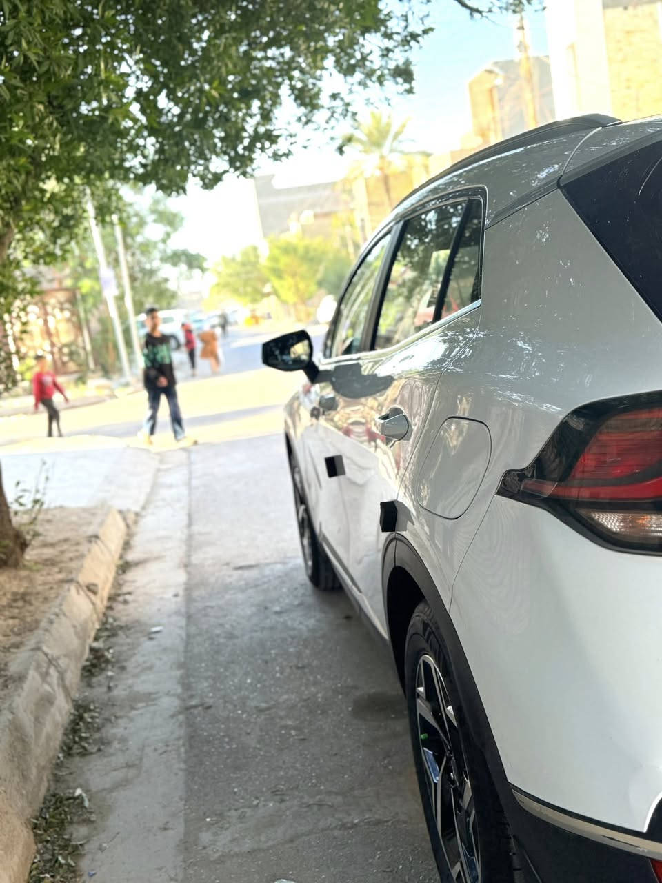 كيا سبورتج 2024 خليجي
رقم بغداد بسمي
السيارة مكفوله من صبغ ولبارد
وسونار مع منشور
محرك السيارة 2000 دوش
مواصفات السيارة 
بصمة تشغيل وابواب 
مري شفط 
حساسات 
رادارات جانبية 
شاشة لعرض الاعطال وشاشة وسطية كبيرة
ابل كار بلي واندرويد اوتو 
مداخل شحن 
شاره ترحيب
اربع وضعيات قيادة
اوتو هولد 
سايد بربك بصمة 
ومواصفات اكثر 
ماشيه٢٥الف
السعر ٢١٤
مكان سياره بغداد حي اور 
***********
