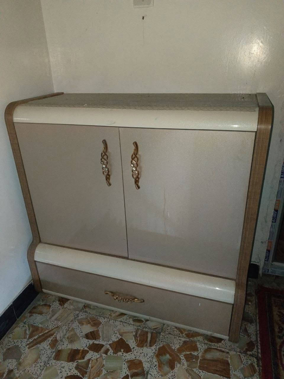للبيع السعر مليون و 100 وبيها مجال 
بكان شارع فلسطين قرب ساحة مضفر


**إذا كنت صاحب هذا الإعلان وتريد حذفه لأي سبب، رجاءا أرسل رسالة إلى الدعم الفني**