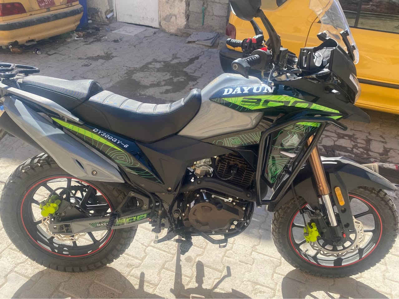 السلام عليكم اخواني ادفنجر محرك 300cc الدراجة ماشية 1000 بعدهة عل سحك زيرو سنوية ولوحات اثنين رايدهة ب 3750 وهاذة رقمي الي حاب يتواصل وياي واتساب *********** بغداد, العراق
