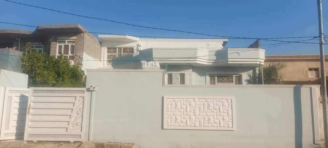 دار طابقين للبيع طابو صرف المساحة ٣٠٠م واجهة١٢ والنزال ٢٥ شويخيرات خلف مدرسة بعلبك يحتوي على كراج ١١م
 وحديقة
 واستقبال٦×٤ 
وهول ٤ × ٥
 ومطبخ ٥ × ٤ 
وصاله داخلية ٣٠م 
وغرفتان نوم ٥ ×٤ وصحيات
 والطابق الأعلى غرفة نوم وصاله ومطبخ وصحيات كامله للإستفسار الاتصال على الرقم *********** او *********** أو على الخاص..
