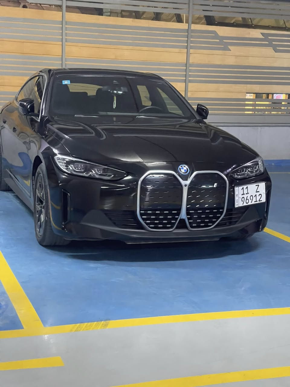 السلام عليكم
Bmw i4 drive 40 
2024
حادثه جاملغ خلفي وشويه من لباب لخلفي فقط
ماشيه ٩الف فقط لسياره بسمي 
بيه شاحنه منزلي +شاحن خارجي (سريع) 
تفاصيل اكثر اتصل 

***********

السعر ٣٨٥ وبيه مجال
