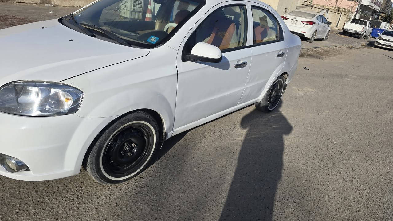 افيو موديل ٢٠١١جديده السياره كلش لبارد امبين شوف العين شخط بين الباب السايق ول وره قريب عل عتبه صبغ بس سعر٧٨ اوبيهه مجال مروس هم ترهم***********
