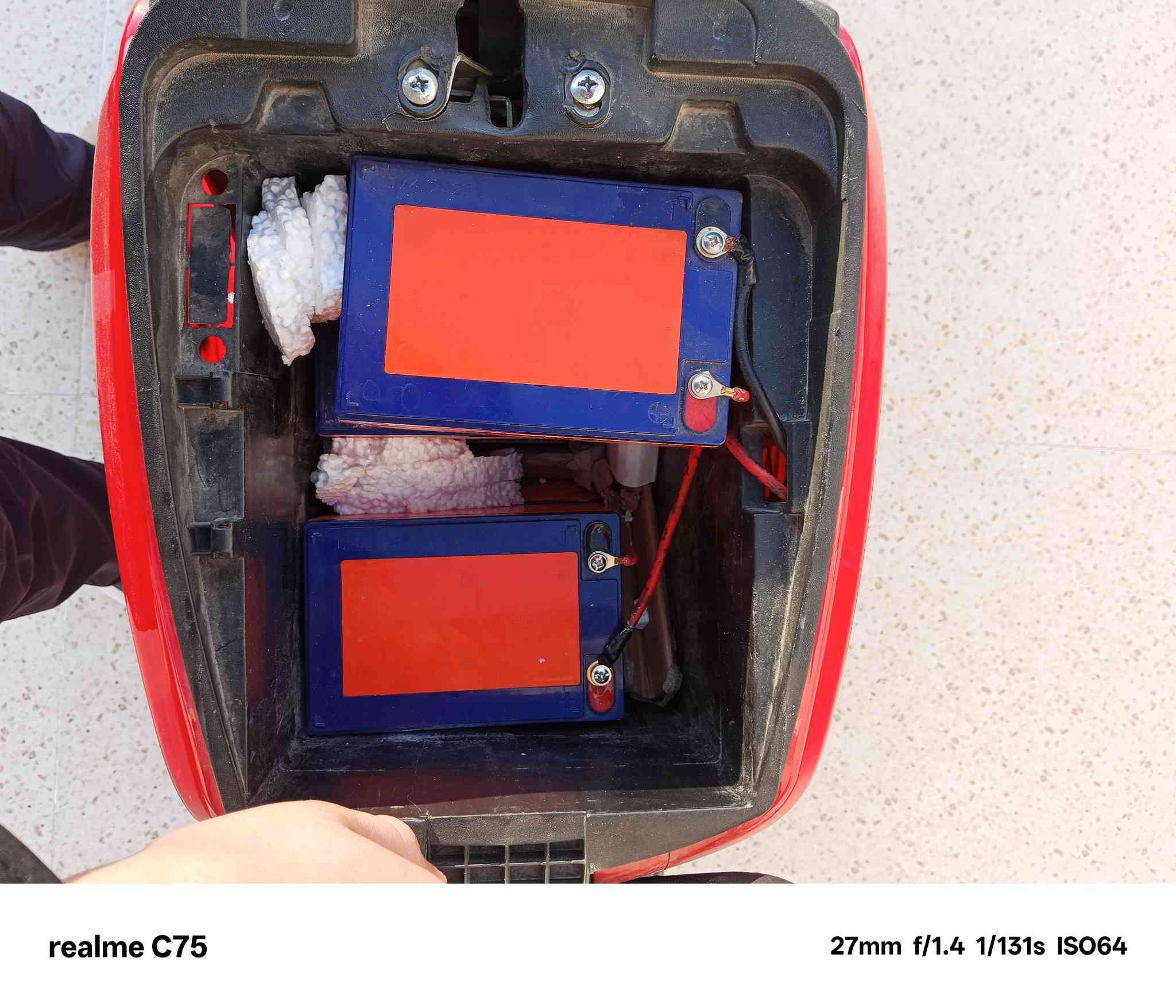 السلام عليكم دراجه شحن ار 9 معروضه للبيع فقط موديل 2024 بطاريات جديده مشاده شرط ماطوري ماطور اي عيب ما ابي شرط سرعته 99 اربعه نمره سعره 400,000 وبي مجال رقم تليفون ***********

