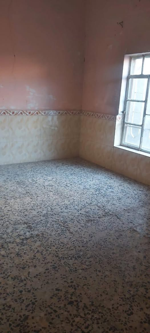 بيت للايجار في الابله الوايلس يحتوي على 4 غرف وصاله وديوانيه ومطبخ ومشتملات وطارمه السعر 500 الف قفل
واتس ***********
