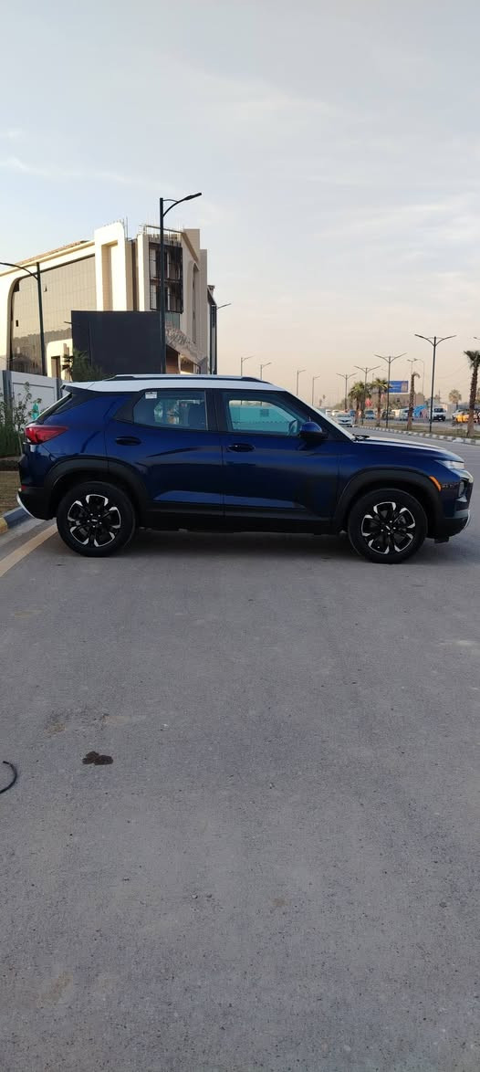 Chevrolet trailblazer2023
سعر 145 وبيها مجال
رقم بغداد
ألون:ازرق+ ابيض 
مواصفات LT 
 بصمة
رادار جانبي 
كشاف
حساس خلفي  
تحكم مقود جهتين 
تشغيل عن بعد
كراسي تادفه و كهرباء
رادارات ٣٦٠ درجة
٣ سلندر توربو ١.٣
ماشية  ٤٨ الاف مايل
الضرر موضح بالصور صبغ قماره لون ابيض وربع بنيد وصندوك 
العنوان بغداد
الاستفسار ***********

