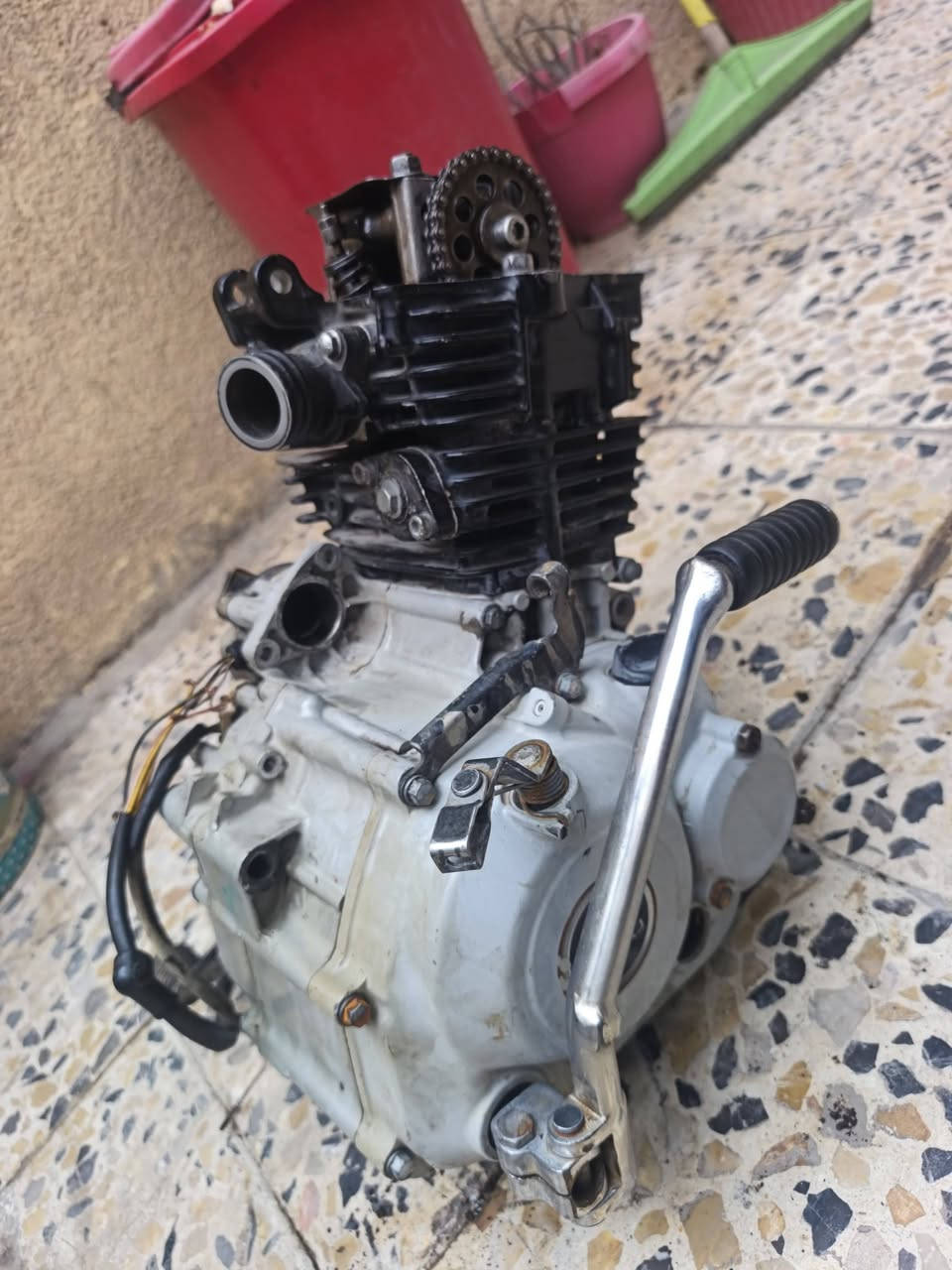 مكينه بوكسر 22 شغاله لا تنقص ولا تبخير وشرط الفحص نقصها قبق ولفات وبوبرن مال كام شفت بي صوت وراجز سلف تجي تفحص وتشغلها وتقتنع سعر (275)  بغداد العبيدي الشهداء الثالثه
***********
